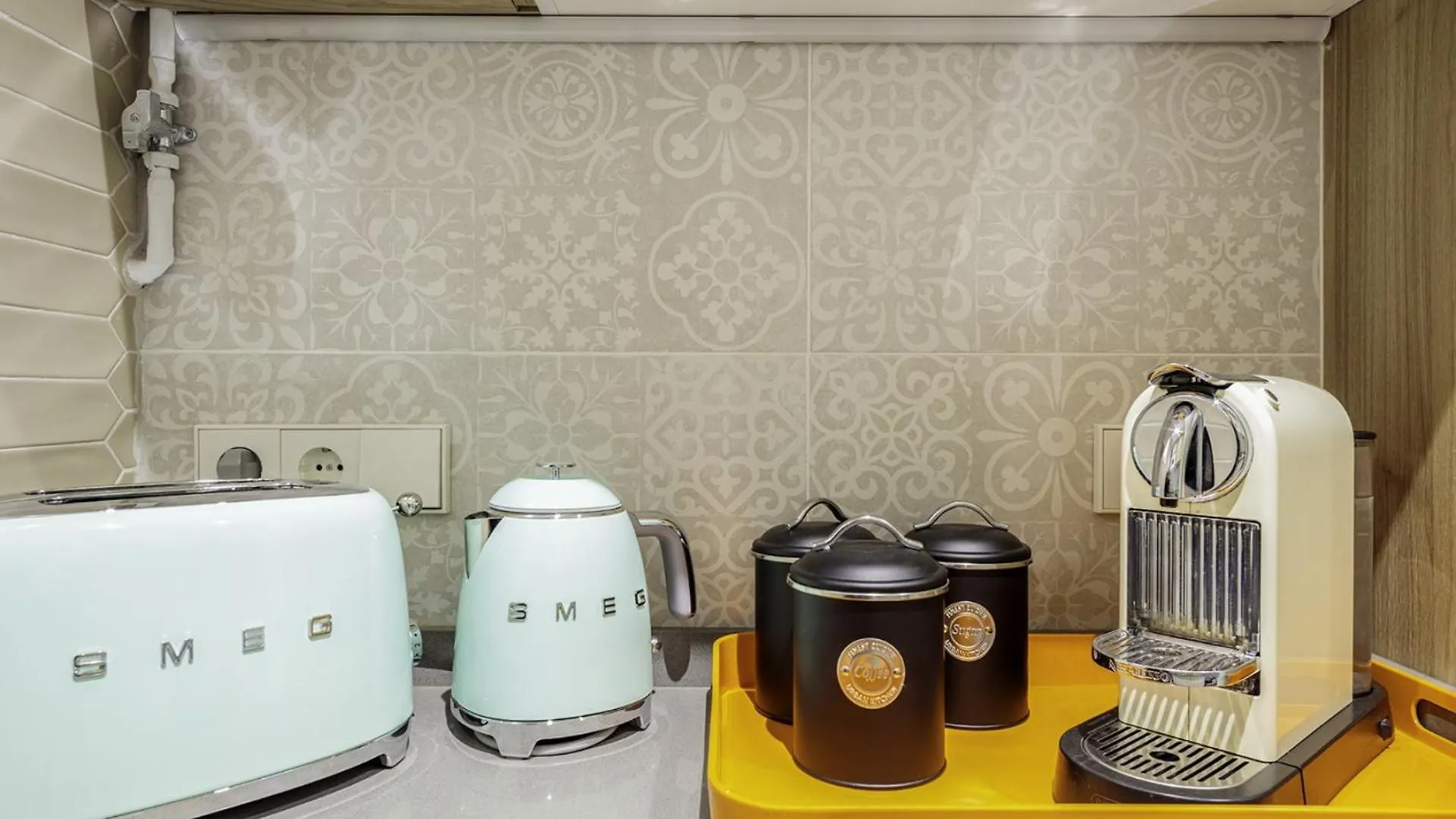Barcelonaforrent The Gaudi Suites Apartment