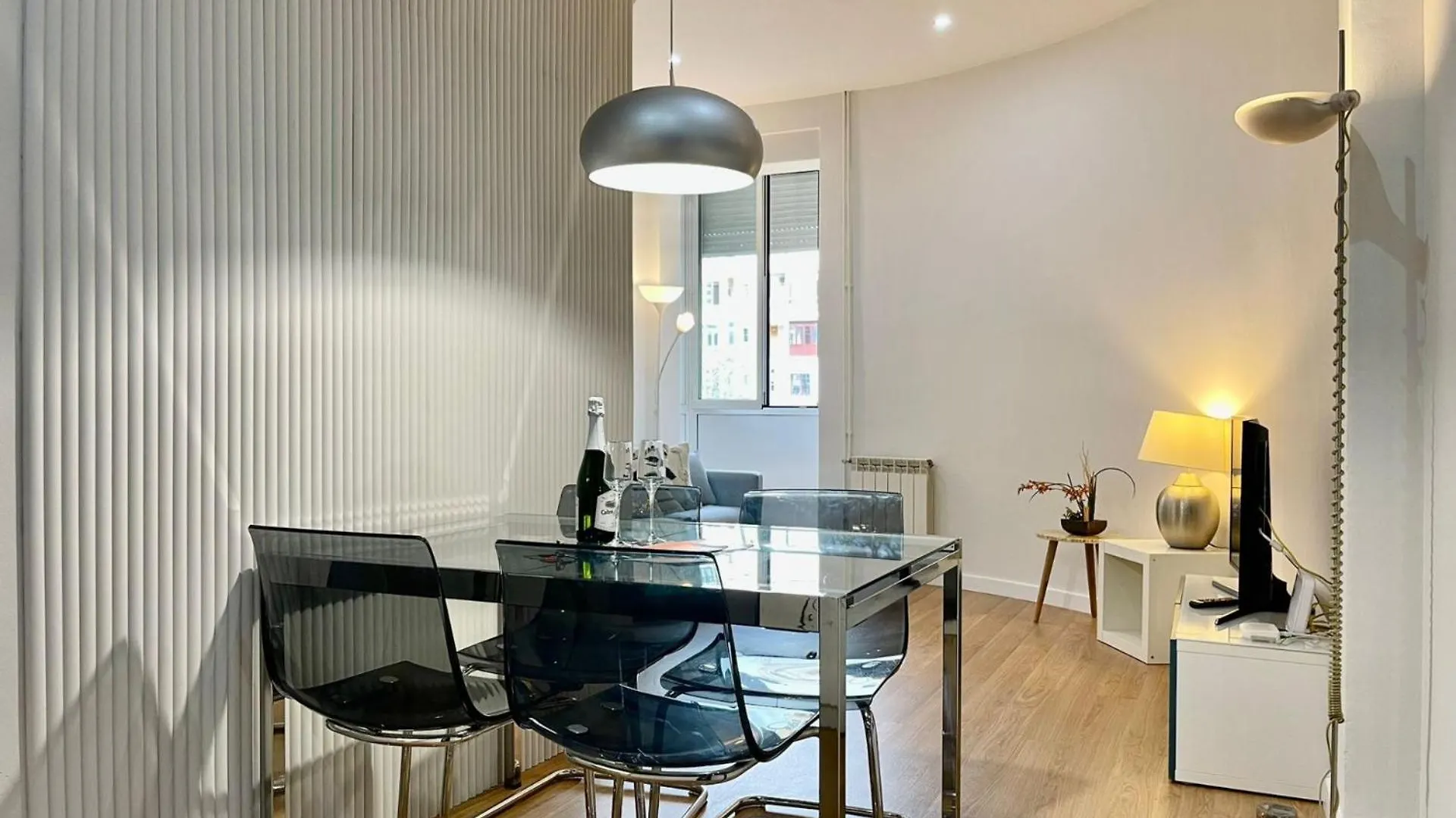 Barcelonaforrent The Gaudi Suites contacts