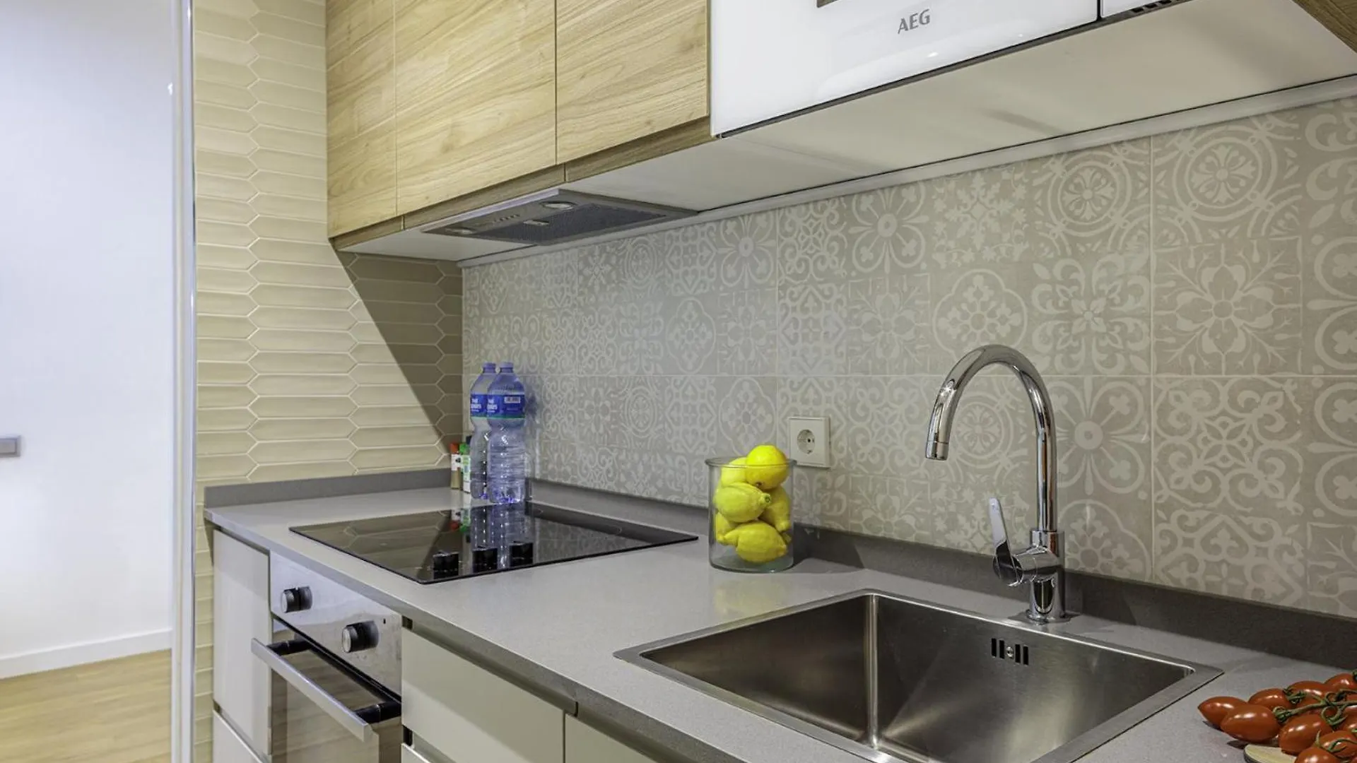 Barcelonaforrent The Gaudi Suites Apartment