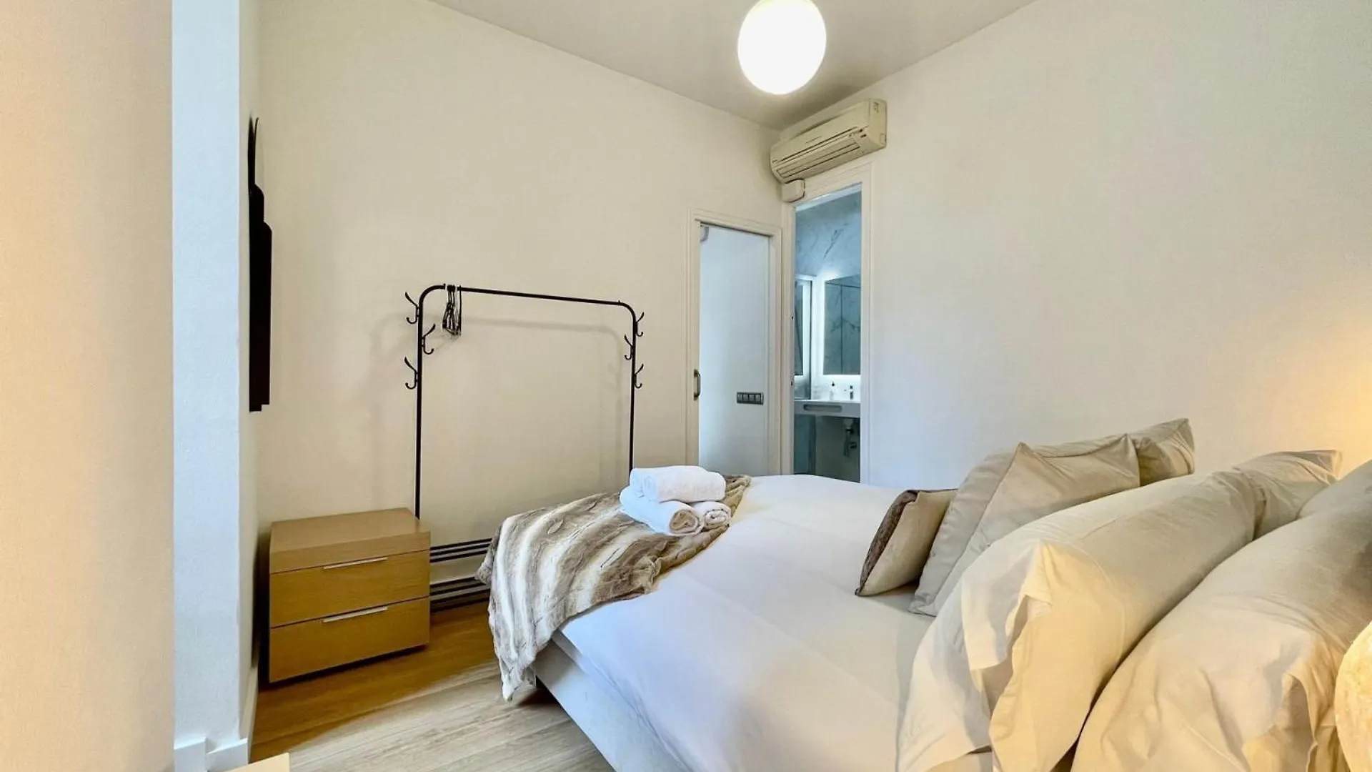 Barcelonaforrent The Gaudi Suites 0*, Barcelona