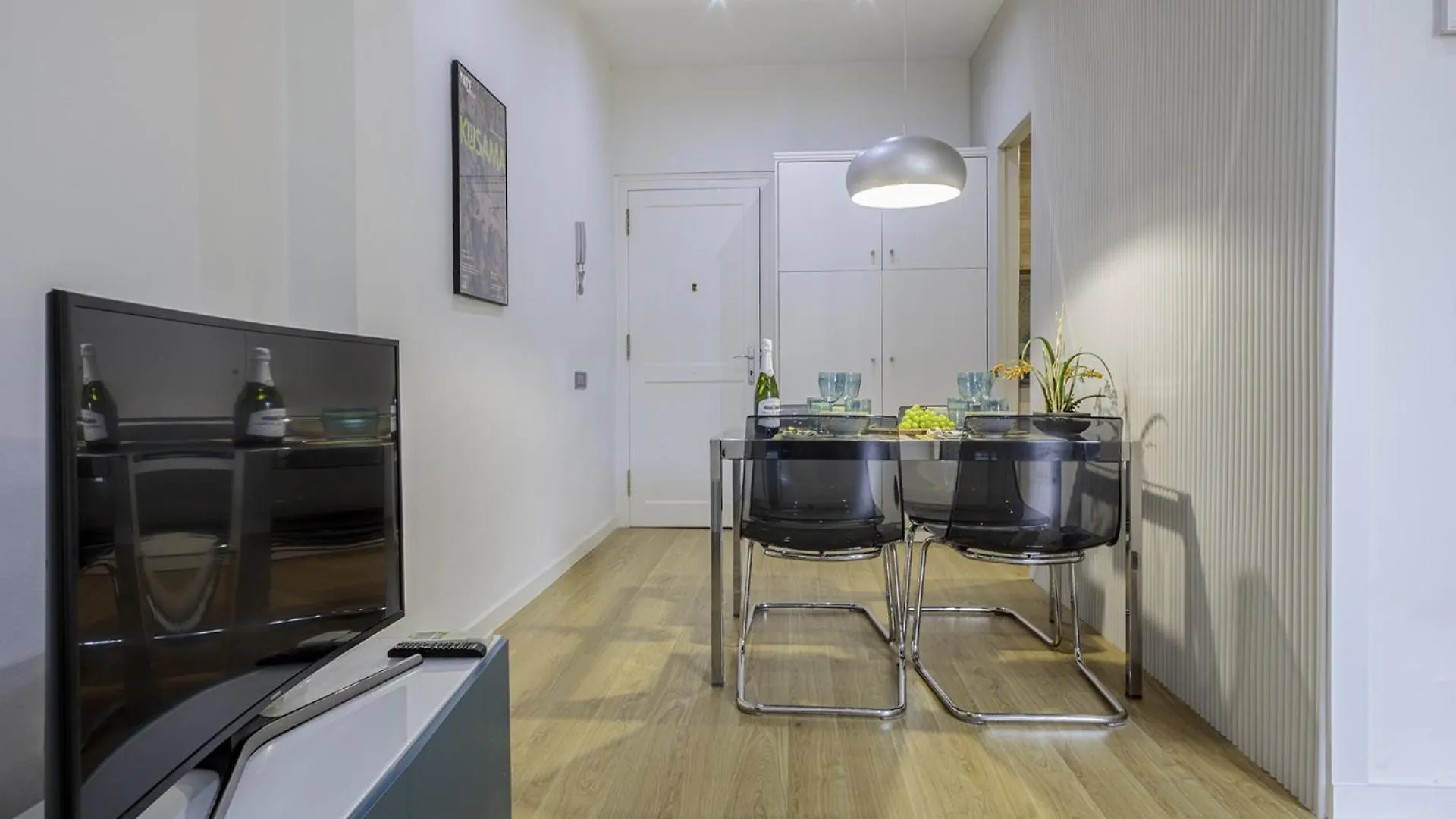 Barcelonaforrent The Gaudi Suites Apartment Barcelona