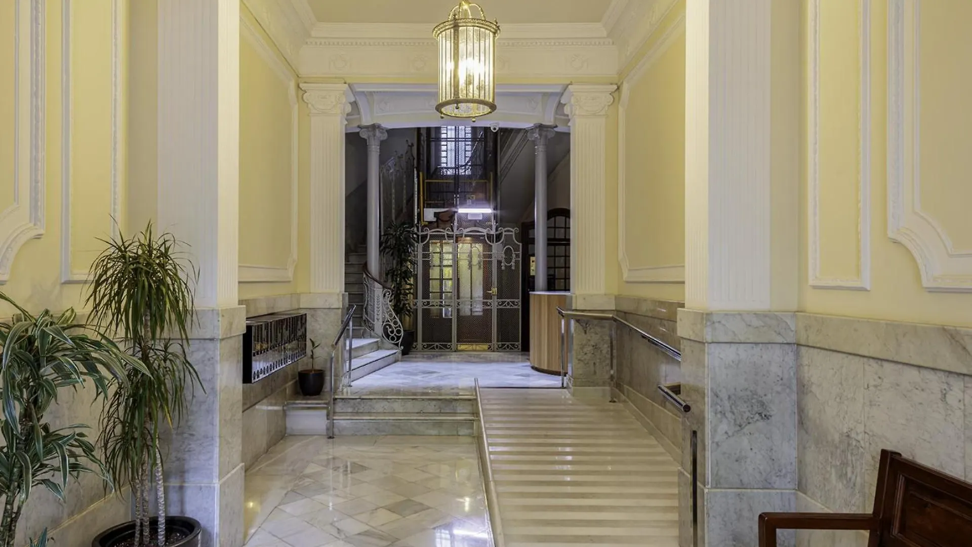 Barcelonaforrent The Gaudi Suites Barcelona